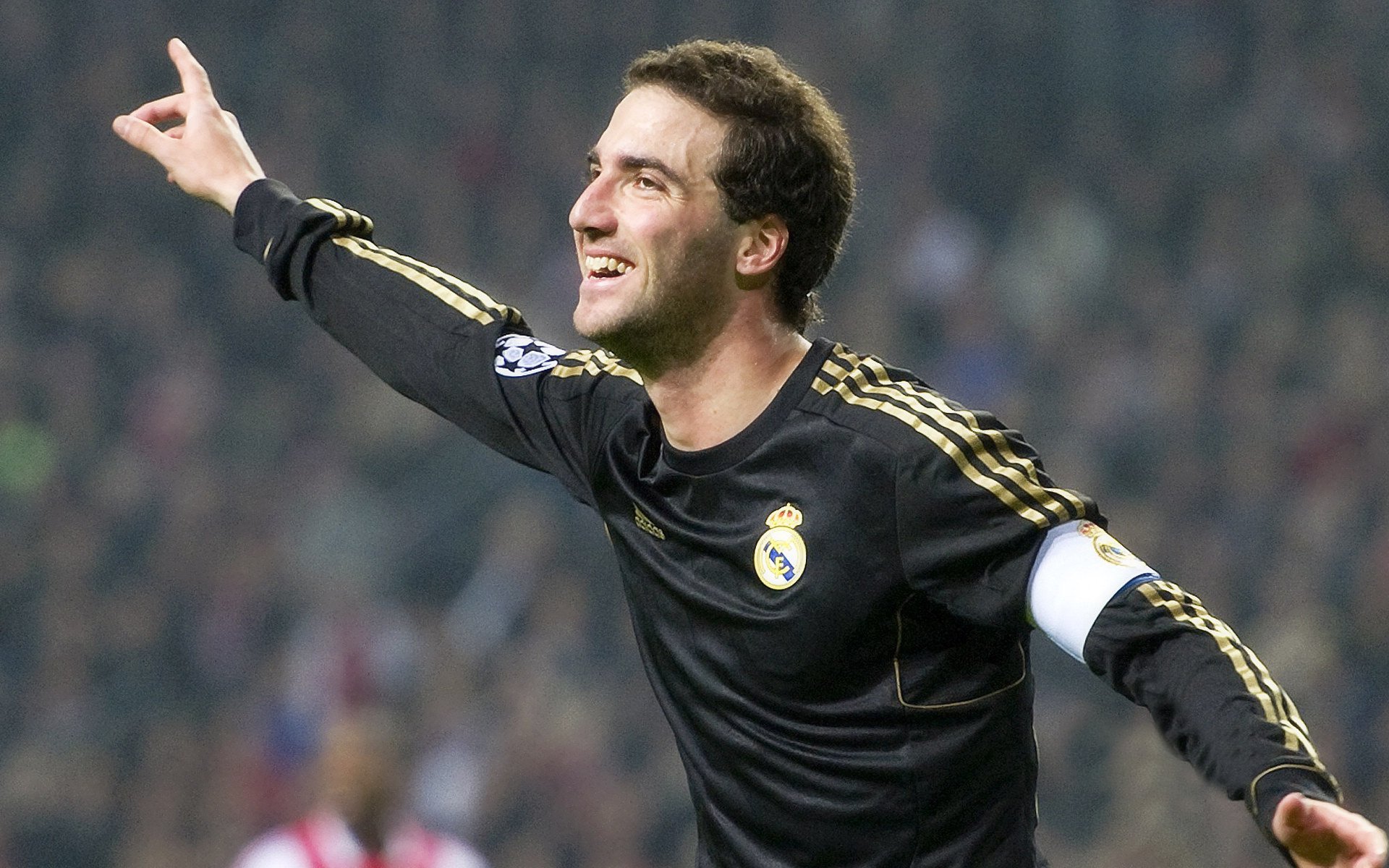 伊朗获“最佳球迷组织奖”，现场波斯鼓声震雪原，伊朗队金牌